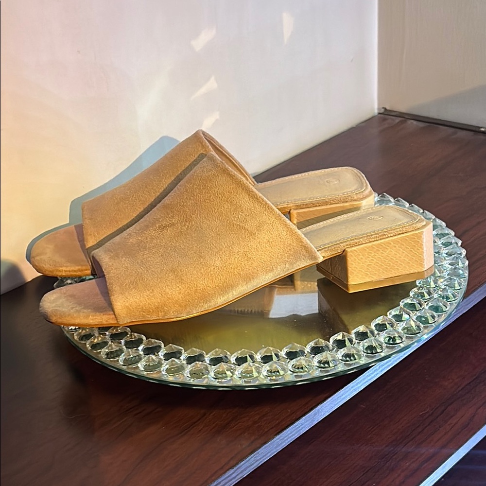 NWOT Camel Suede Open Toe Block Heel Mules - Women's Size - Picture 4 of 7